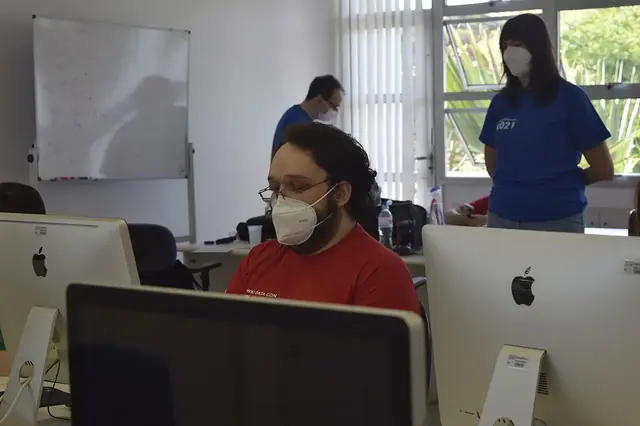 Ofis ve ekip çalışması — temsili fotoğraf