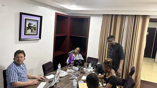 Ofis ve ekip çalışması — temsili fotoğraf