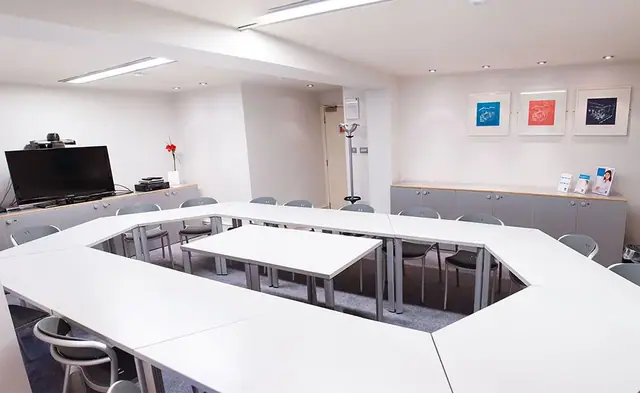 Ofis ve ekip çalışması — temsili fotoğraf