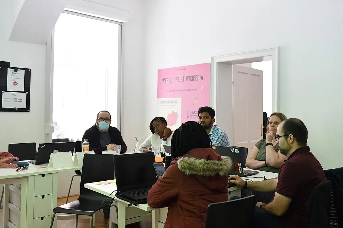 Ofis ve toplantı alanı — temsili fotoğraf