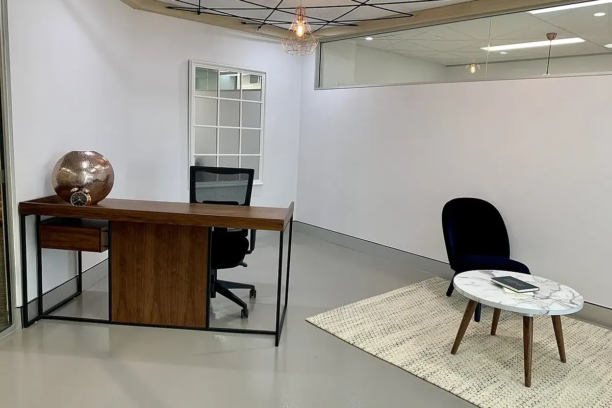 Ofis ve toplantı alanı — temsili fotoğraf