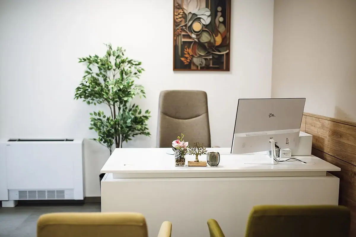 Ofis ve toplantı alanı — temsili fotoğraf