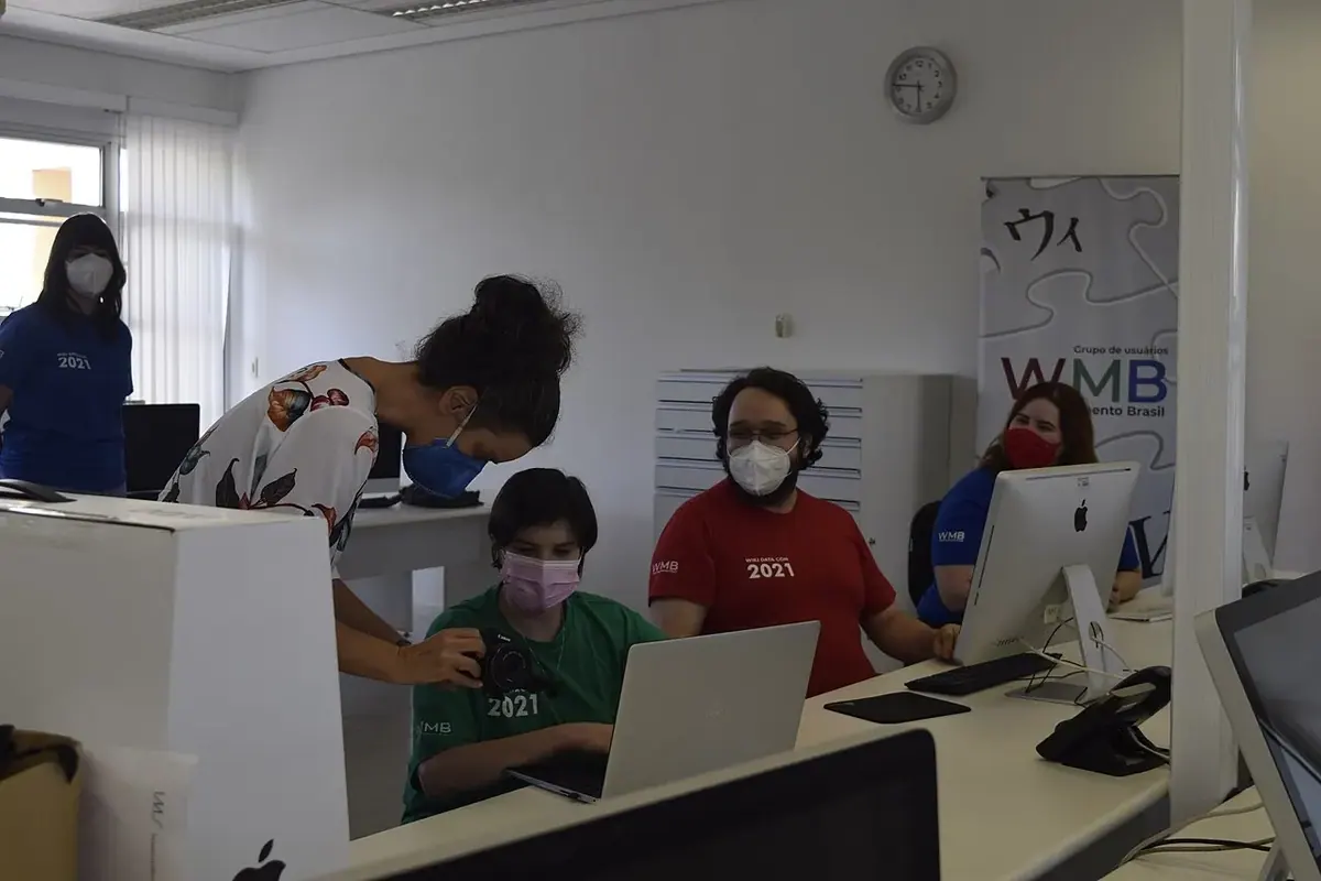 Ofis ve toplantı alanı — temsili fotoğraf