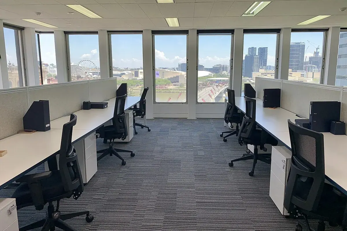 Ofis ve toplantı alanı — temsili fotoğraf