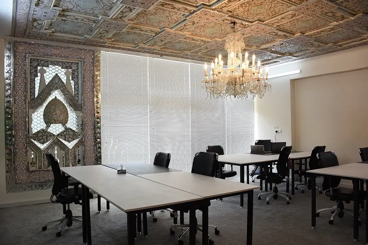 Ofis ve toplantı alanı — temsili fotoğraf