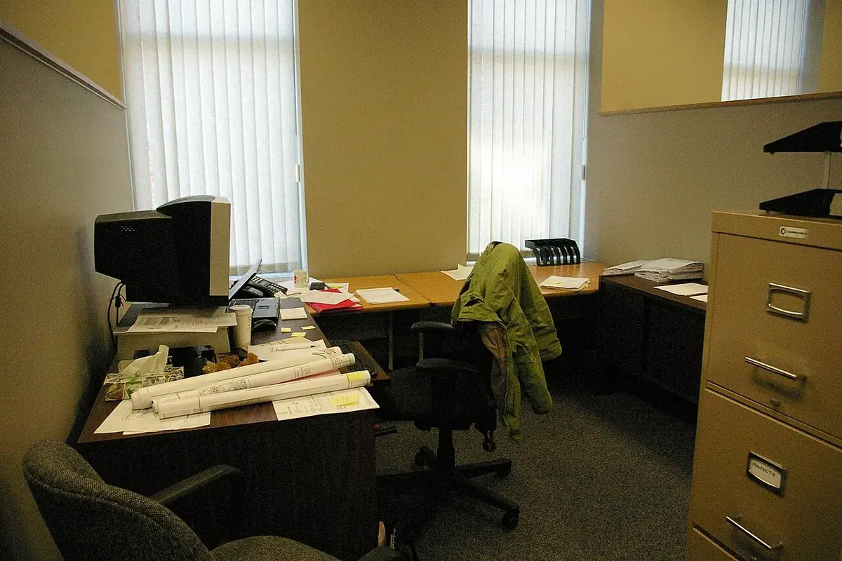 Ofis ve toplantı alanı — temsili fotoğraf