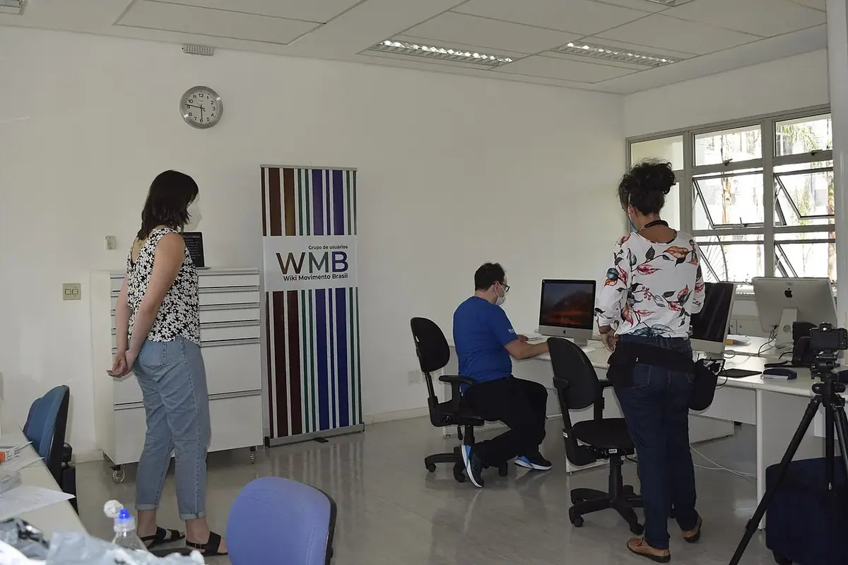 Ofis ve toplantı alanı — temsili fotoğraf