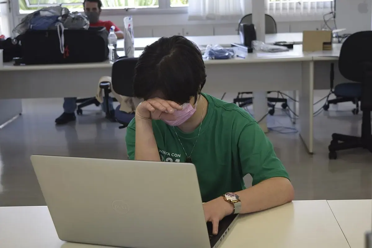 Ofis ve toplantı alanı — temsili fotoğraf
