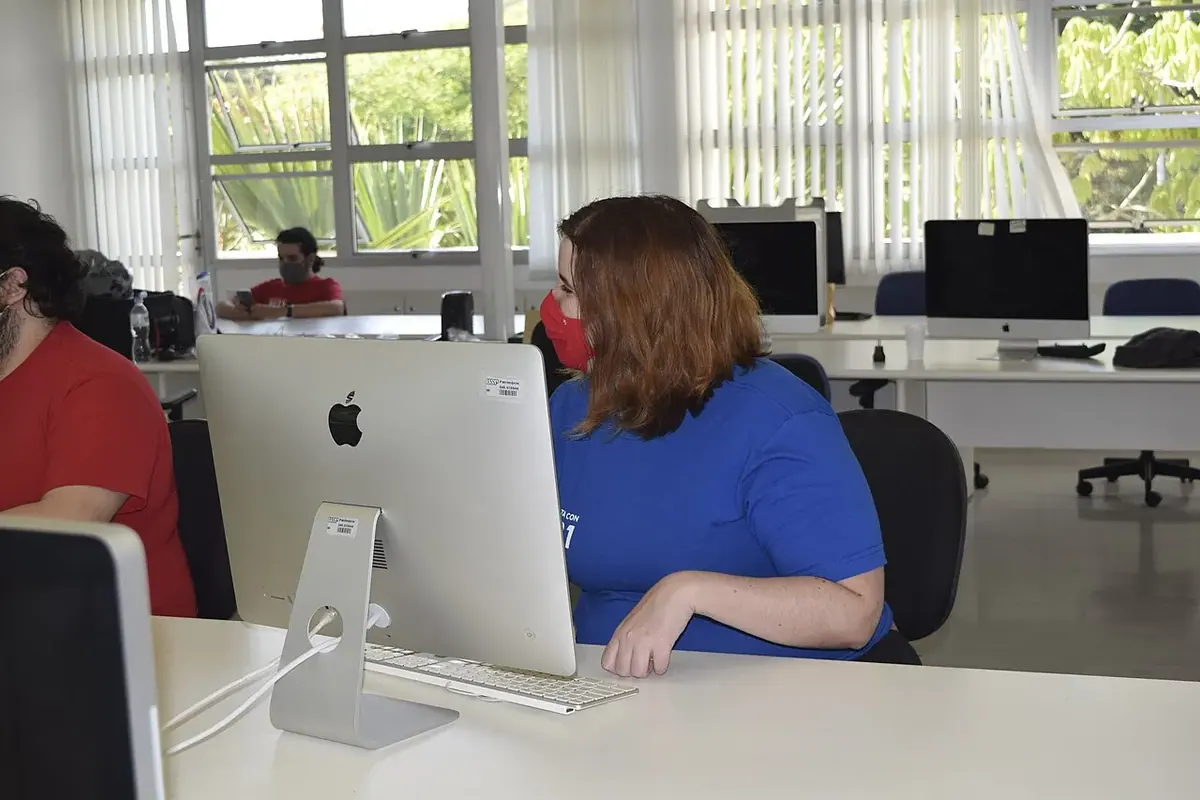 Ofis ve toplantı alanı — temsili fotoğraf