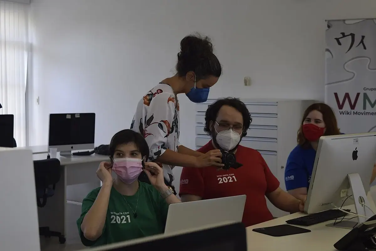 Ofis ve toplantı alanı — temsili fotoğraf