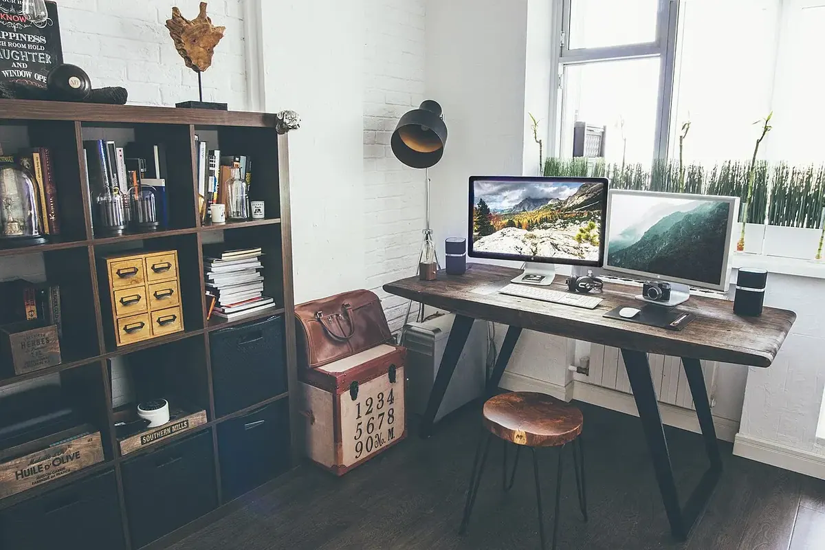 Ofis ve toplantı alanı — temsili fotoğraf