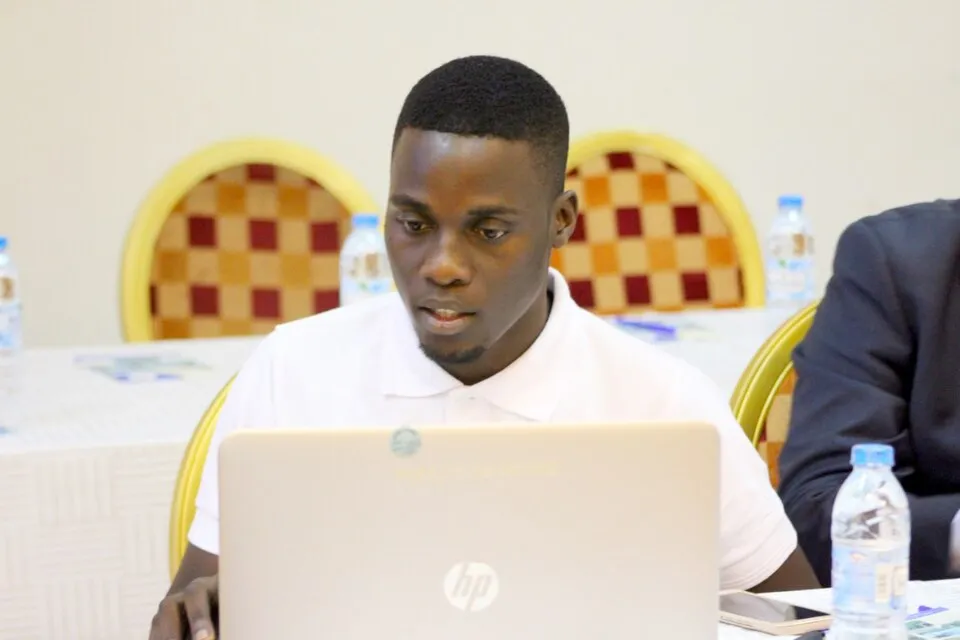 Teknoloji ve bilgisayar çalışma ortamından bir görünüm
