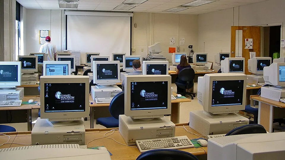 Ofis ve ortak çalışma ortamından bir görünüm