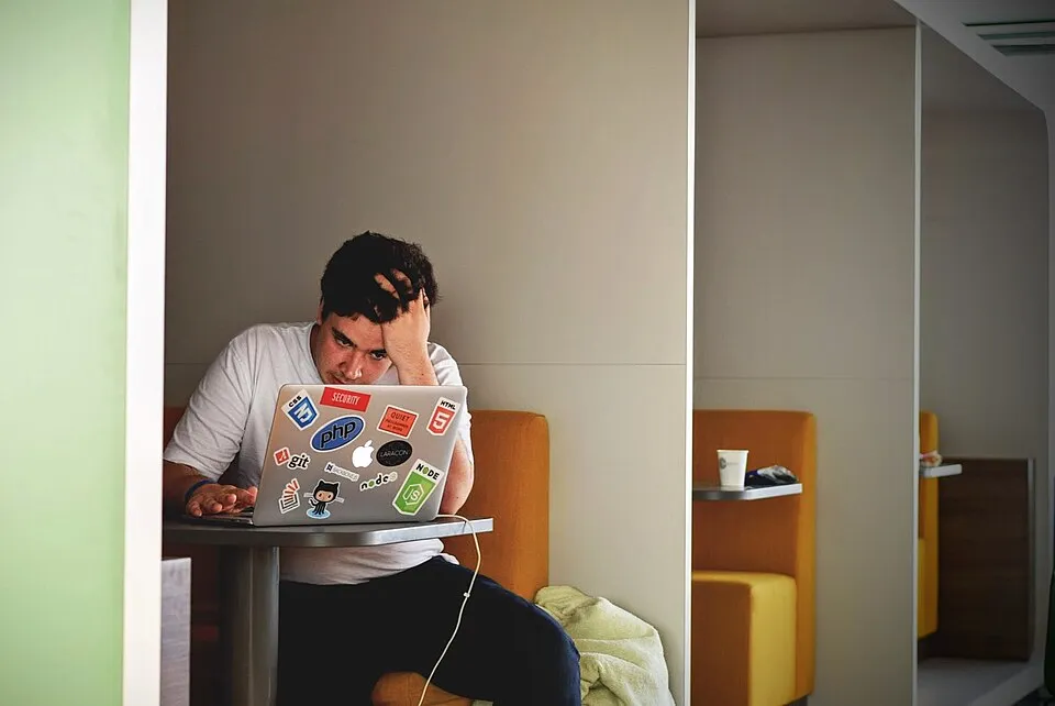 Ofis ve ortak çalışma ortamından bir görünüm