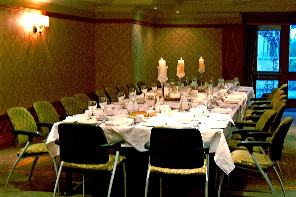 Bunratty Castle Hotel - Table Setting for Wedding Reception Dinner - geograph.org.uk - 3779894.jpg