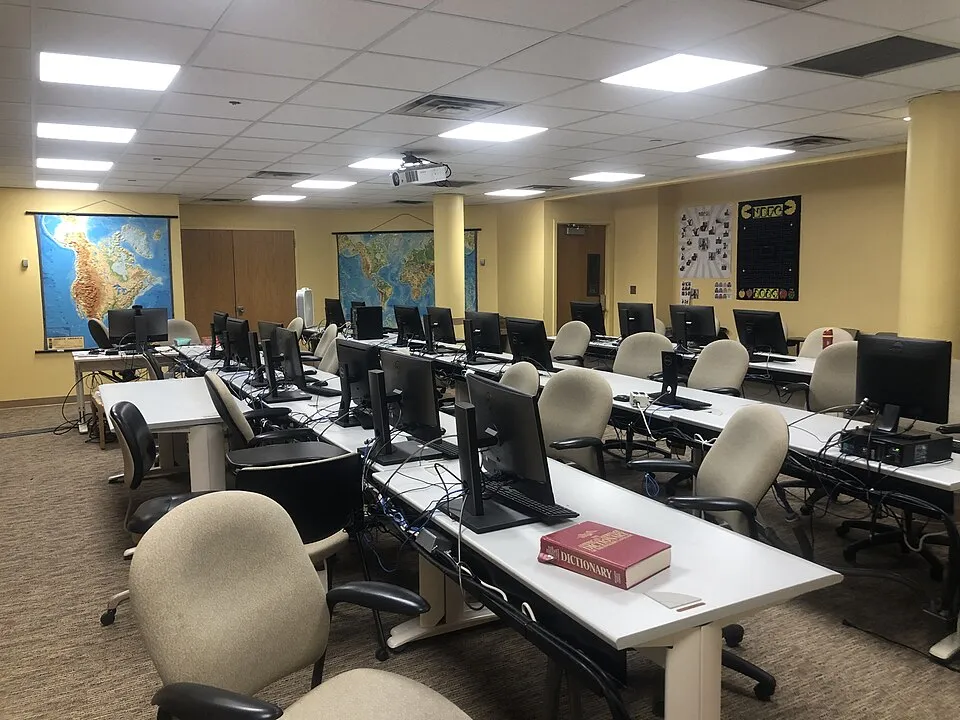 Ofis ve ortak çalışma ortamından bir görünüm