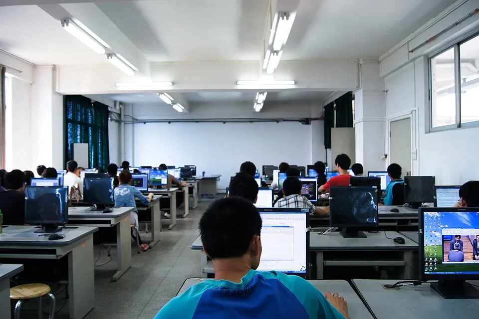 Ofis ve ortak çalışma ortamından bir görünüm