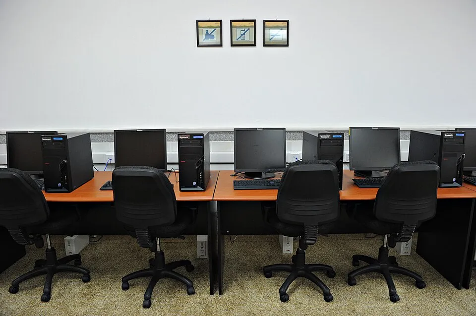 Ofis ve ortak çalışma ortamından bir görünüm