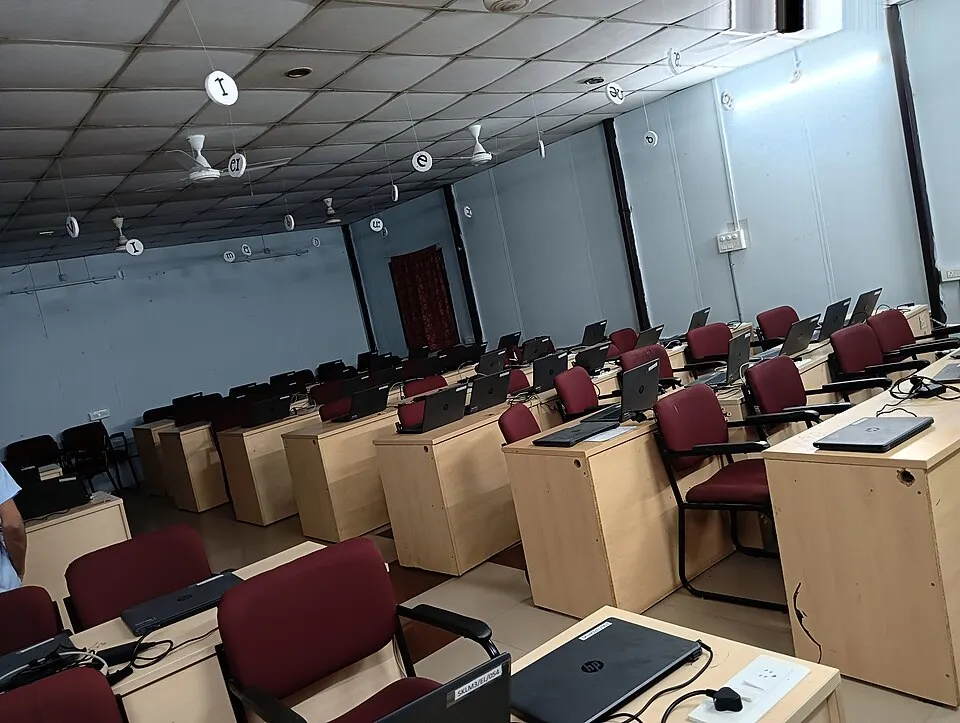 Ofis ve ortak çalışma ortamından bir görünüm