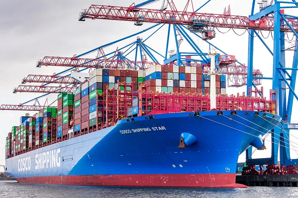 Cosco Shipping Star - IMO 9795658 - moored at Container Terminal Tollerort, Hamburg-9357.jpg
