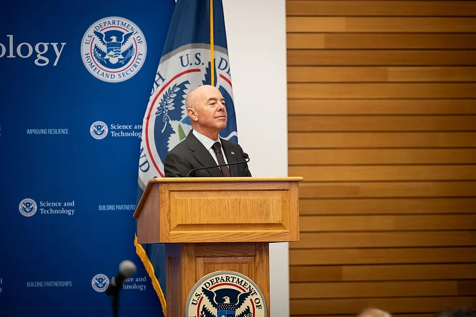 DHS Secretary Alejandro Mayorkas Gives Remarks at Science and Technology Office Opening (53173910710).jpg