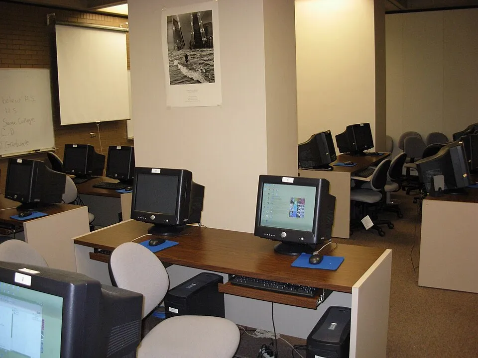 Ofis ve ortak çalışma ortamından bir görünüm