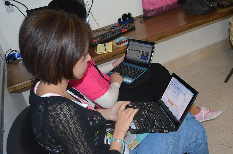 Ofis ve ortak çalışma ortamından bir görünüm