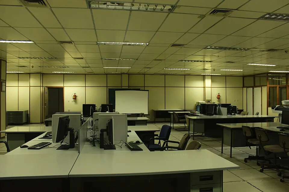 Ofis ve ortak çalışma ortamından bir görünüm