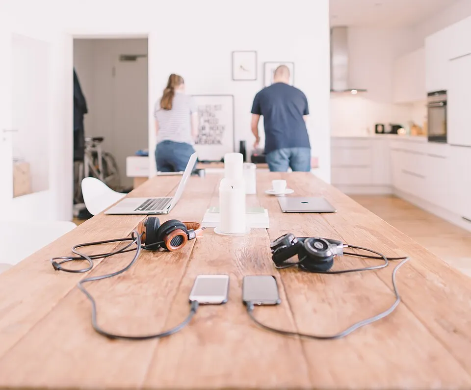 Couple working at home (Unsplash).jpg