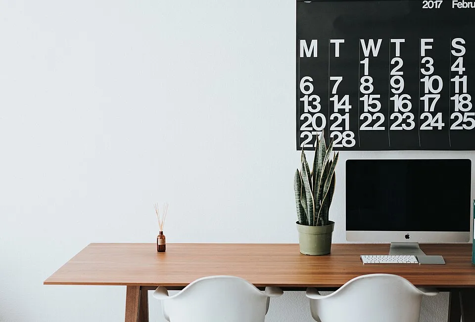 Clean minimalist office (Unsplash).jpg
