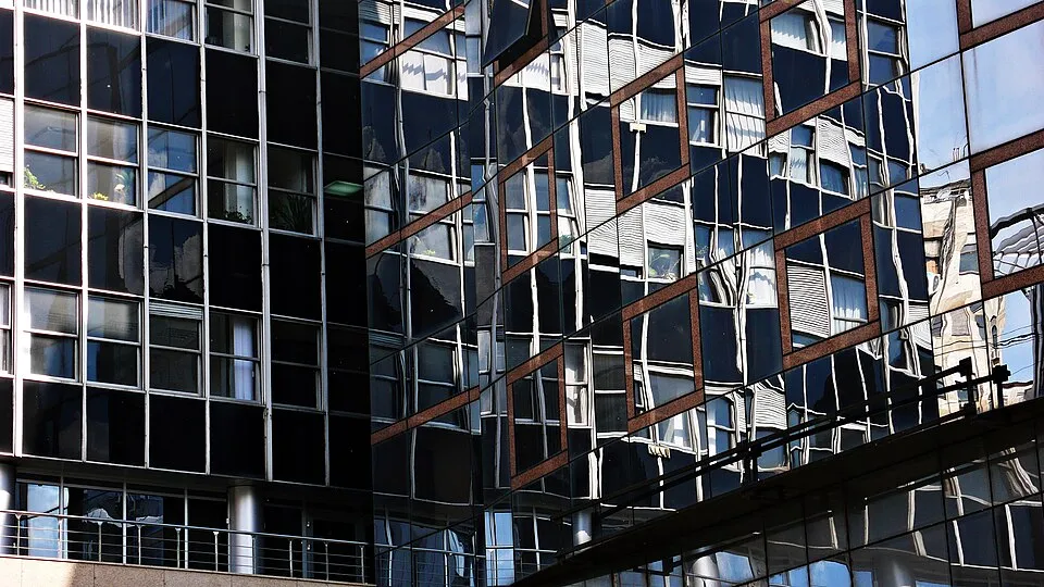 Belgrade, Office Building at Sremska 5-7 by Zoran Zoran 2016 (Unsplash).jpg