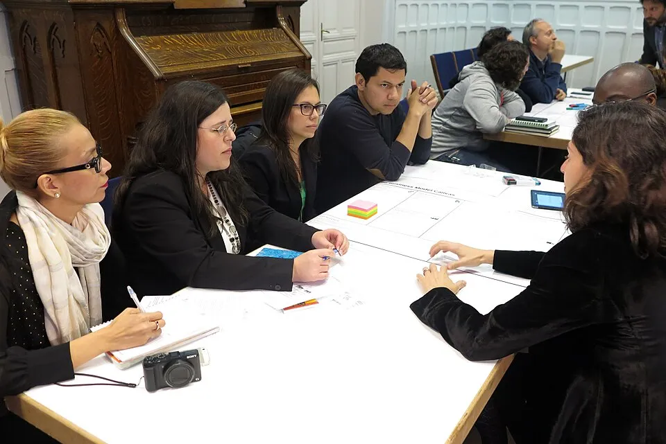 Ofis ve ortak çalışma ortamından bir görünüm