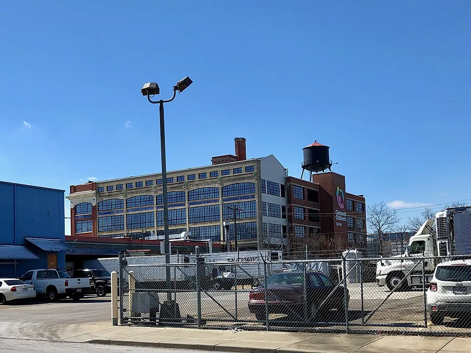 Old Ford Automotive Factory, Walnut Hills, Cincinnati, OH (46588366894).jpg