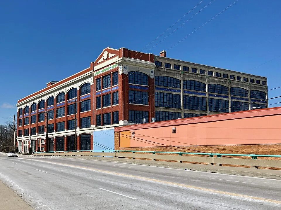 Old Ford Automotive Factory, Walnut Hills, Cincinnati, OH (32369856577).jpg