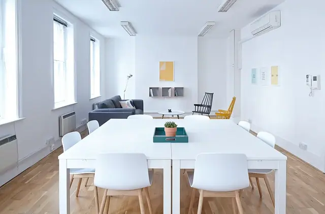 Ekip görüşmelerine uygun bir toplantı odası